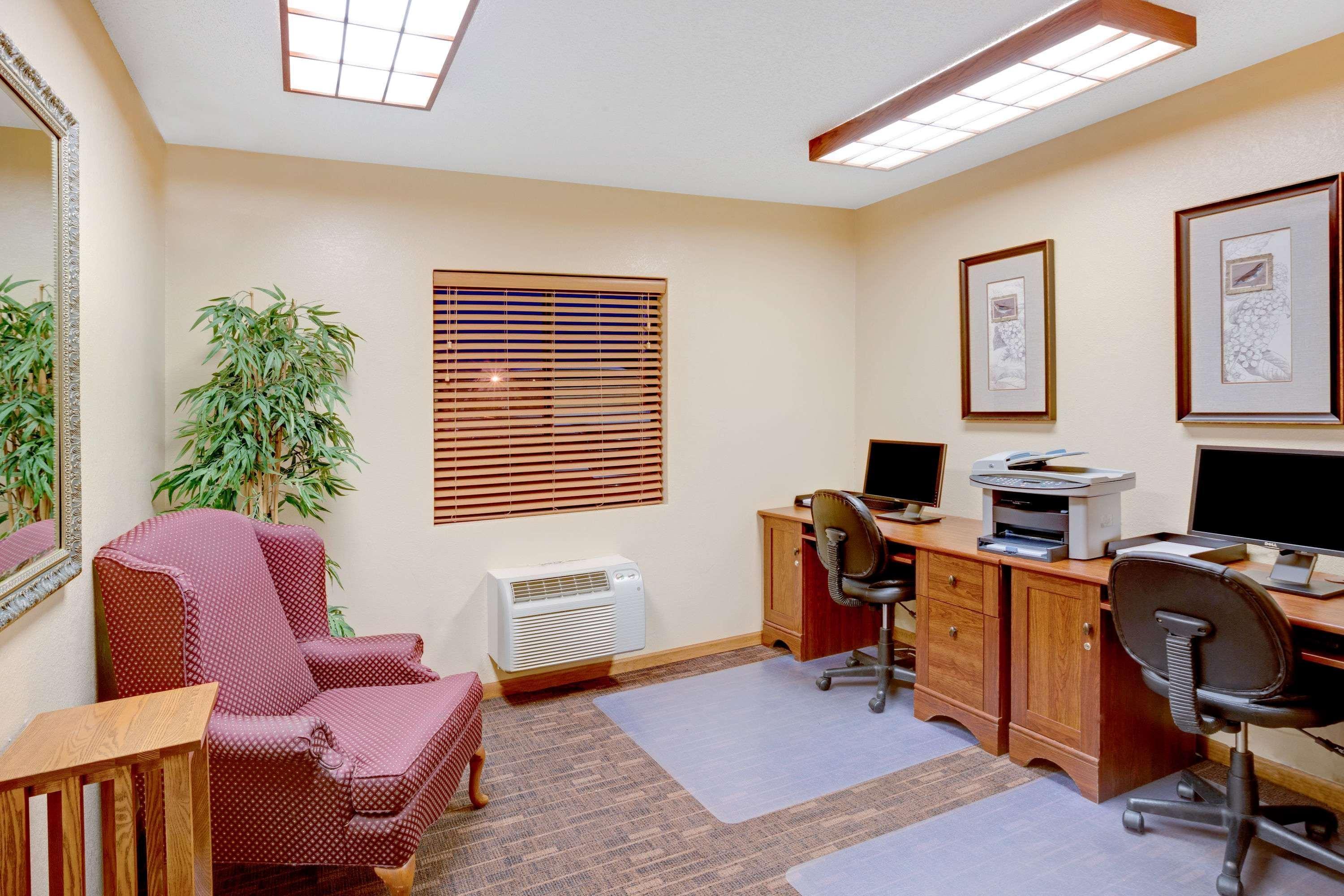 Super 8 By Wyndham Aberdeen East מראה חיצוני תמונה