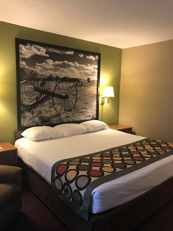 Super 8 By Wyndham Aberdeen East מראה חיצוני תמונה